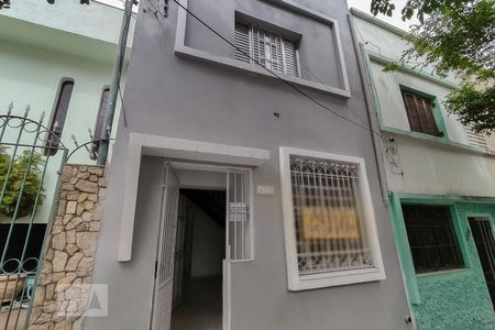 Casa para alugar com 96m², 2 quartos e sem vagaFachada
