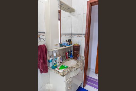 Casa à venda com 164m², 3 quartos e 2 vagasBanheiro 2