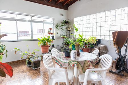 Casa à venda com 164m², 3 quartos e 2 vagasVaranda