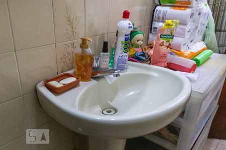 Casa à venda com 164m², 3 quartos e 2 vagasBanheiro de serviço
