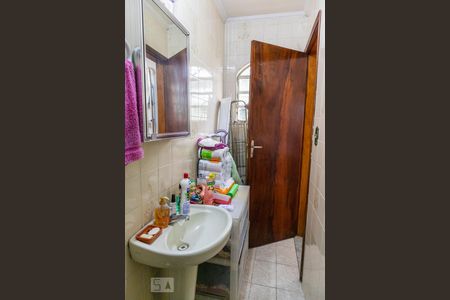 Casa à venda com 164m², 3 quartos e 2 vagasBanheiro de serviço