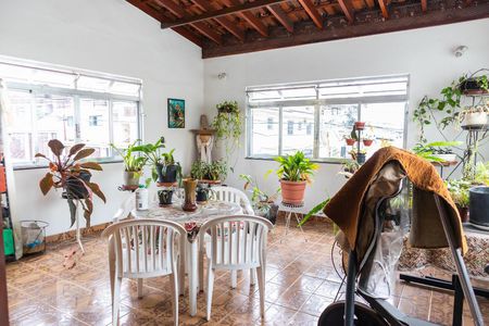 Casa à venda com 164m², 3 quartos e 2 vagasVaranda