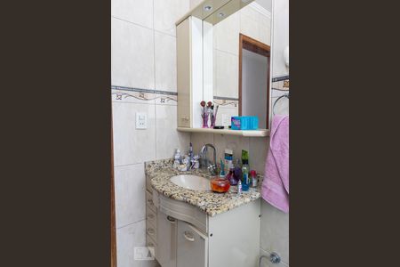 Casa à venda com 164m², 3 quartos e 2 vagasBanheiro 1