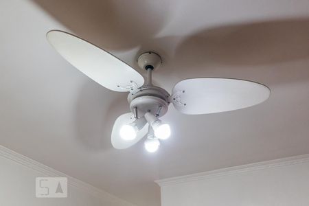 Casa à venda com 164m², 3 quartos e 2 vagasVentilador de teto