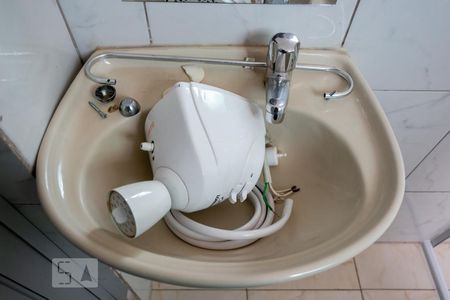 Banheiro de apartamento para alugar com 1 quarto, 28m² em Jardim Primavera (zona Norte), São Paulo