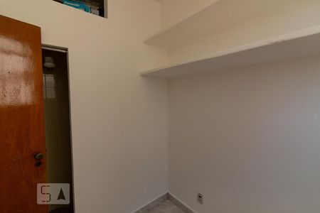 Apartamento para alugar com 70m², 2 quartos e sem vagaQuarto de Serviço
