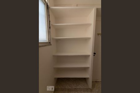 Apartamento para alugar com 70m², 2 quartos e sem vagaQuarto de Serviço