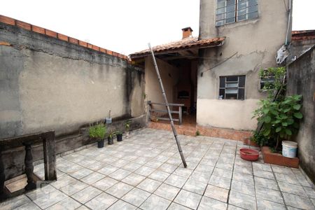 Quintal de casa à venda com 3 quartos, 180m² em Vila Pires, Osasco