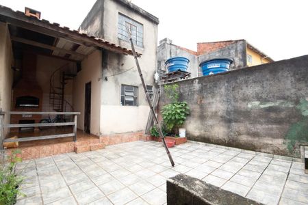 Quintal de casa à venda com 3 quartos, 180m² em Vila Pires, Osasco