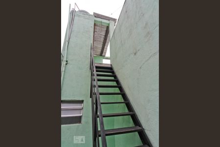 Studio para alugar com 50m², 1 quarto e sem vaga Studio para alugar com 50m², 1 quarto e sem vagaEscada