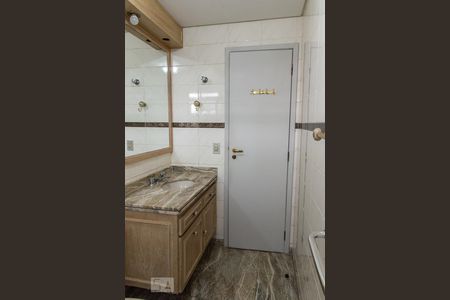 Apartamento à venda com 120m², 3 quartos e 2 vagas Apartamento à venda com 120m², 3 quartos e 2 vagasBanheiro