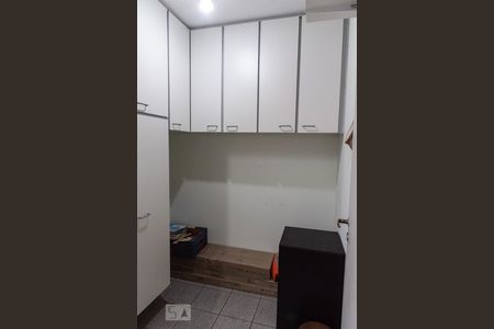 Apartamento à venda com 120m², 3 quartos e 2 vagas Apartamento à venda com 120m², 3 quartos e 2 vagasQuarto de serviço