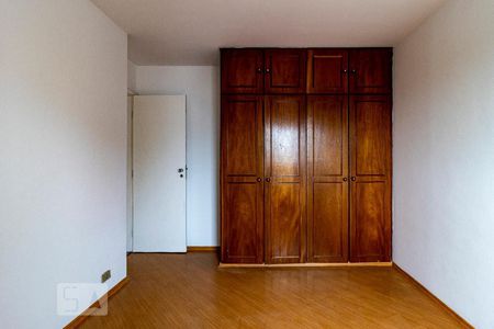 Quarto 1 de apartamento para alugar com 2 quartos, 72m² em Vila Guarani (z Sul), São Paulo
