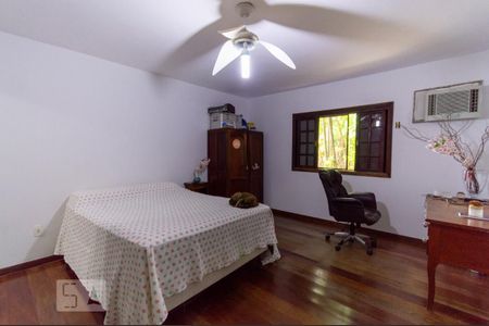 Casa à venda com 391m², 5 quartos e 3 vagas Casa à venda com 391m², 5 quartos e 3 vagasSuíte