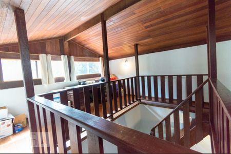 Casa à venda com 391m², 5 quartos e 3 vagas Casa à venda com 391m², 5 quartos e 3 vagasSótão