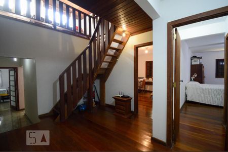 Casa à venda com 391m², 5 quartos e 3 vagas Casa à venda com 391m², 5 quartos e 3 vagasHall dos Quartos