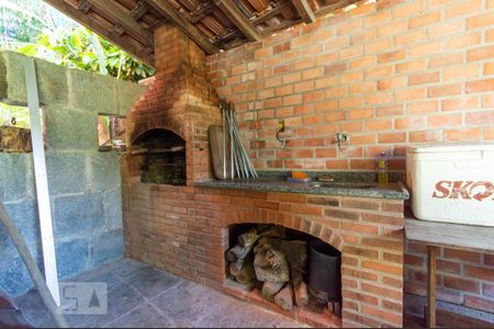 Casa à venda com 391m², 5 quartos e 3 vagas Casa à venda com 391m², 5 quartos e 3 vagasChurrasqueira