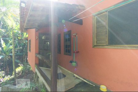 Casa à venda com 391m², 5 quartos e 3 vagas Casa à venda com 391m², 5 quartos e 3 vagasQuintal