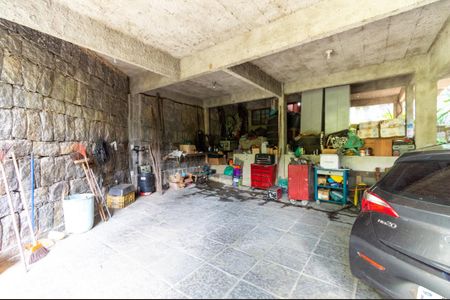 Casa à venda com 391m², 5 quartos e 3 vagas Casa à venda com 391m², 5 quartos e 3 vagasGaragem