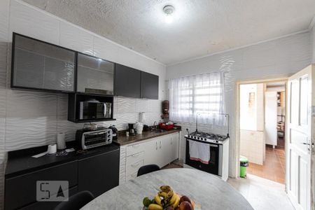 Casa à venda com 240m², 2 quartos e 2 vagas Casa à venda com 240m², 2 quartos e 2 vagasCasa 2