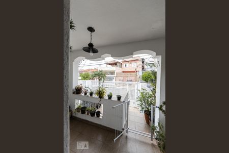 Casa à venda com 240m², 2 quartos e 2 vagas Casa à venda com 240m², 2 quartos e 2 vagasCasa 2