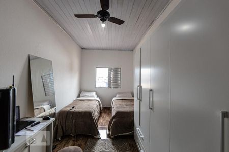 Casa à venda com 240m², 2 quartos e 2 vagas Casa à venda com 240m², 2 quartos e 2 vagasCasa 2