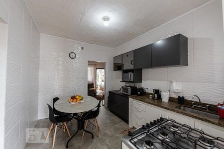 Casa à venda com 240m², 2 quartos e 2 vagas Casa à venda com 240m², 2 quartos e 2 vagasCasa 2