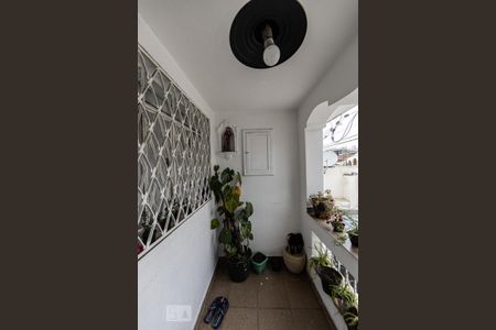 Casa à venda com 240m², 2 quartos e 2 vagas Casa à venda com 240m², 2 quartos e 2 vagasCasa 2