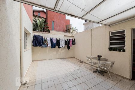Casa à venda com 240m², 2 quartos e 2 vagas Casa à venda com 240m², 2 quartos e 2 vagasCasa 1