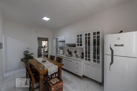 Casa à venda com 240m², 2 quartos e 2 vagas Casa à venda com 240m², 2 quartos e 2 vagasCasa 1