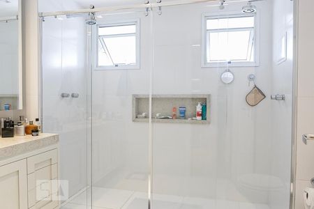 Apartamento à venda com 121m², 2 quartos e 2 vagasBanheiro da Suite 2