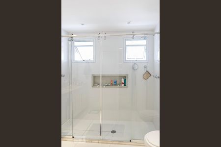 Apartamento à venda com 121m², 2 quartos e 2 vagasBanheiro da Suite 2