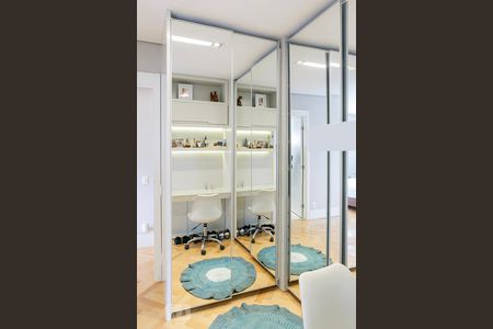 Apartamento à venda com 121m², 2 quartos e 2 vagasCloset