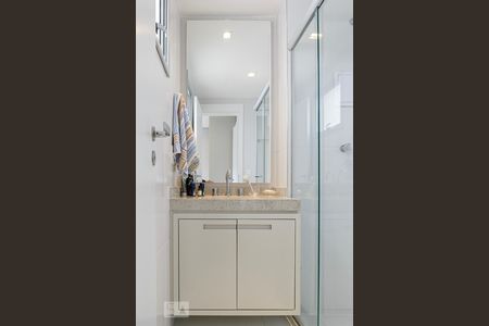 Apartamento à venda com 121m², 2 quartos e 2 vagasBanheiro da Suite 1