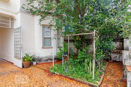 Casa para alugar com 240m², 3 quartos e 4 vagas Casa para alugar com 240m², 3 quartos e 4 vagasQuintal