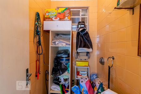 Casa para alugar com 240m², 3 quartos e 4 vagas Casa para alugar com 240m², 3 quartos e 4 vagasBanheiro de Serviço