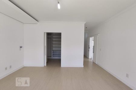 Casa à venda com 217m², 3 quartos e 5 vagasQuarto 1 Suíte