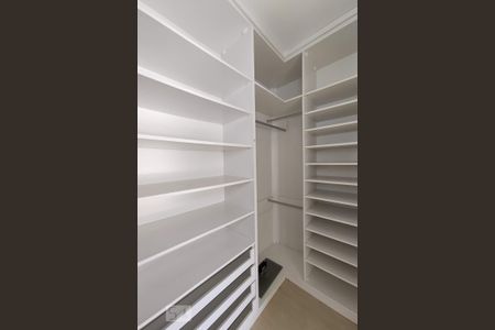 Casa à venda com 217m², 3 quartos e 5 vagasCloset da Suíte