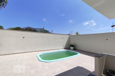 Casa à venda com 217m², 3 quartos e 5 vagasPiscina