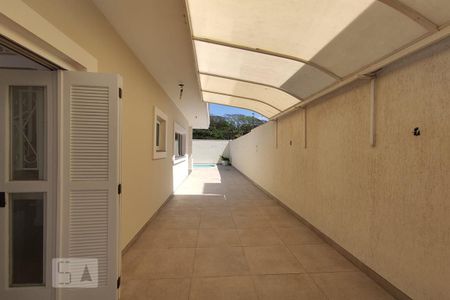 Casa à venda com 217m², 3 quartos e 5 vagasGaragem