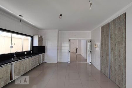 Casa à venda com 217m², 3 quartos e 5 vagasCozinha