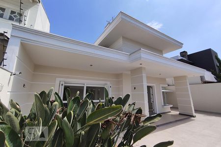 Casa à venda com 217m², 3 quartos e 5 vagasFachada