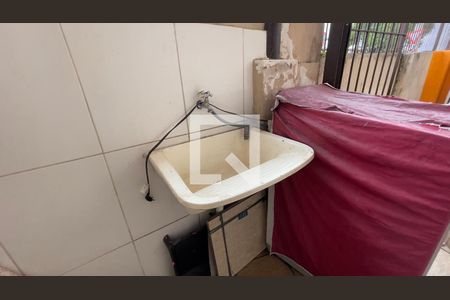 Casa à venda com 100m², 3 quartos e 4 vagasCasa 1 - Área de Serviço