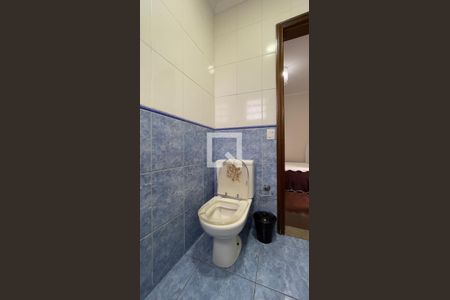 Casa à venda com 100m², 3 quartos e 4 vagasCasa 1 - Banheiro Suíte 1