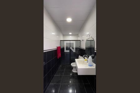 Casa à venda com 100m², 3 quartos e 4 vagasCasa 2 - Banheiro