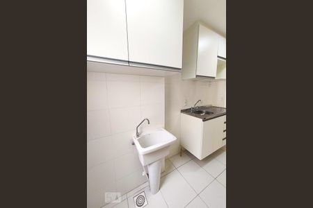 Apartamento para alugar com 54m², 2 quartos e 1 vaga Apartamento para alugar com 54m², 2 quartos e 1 vagaCozinha e Área de Serviço