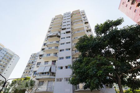 Apartamento à venda com 80m², 2 quartos e 1 vaga Apartamento à venda com 80m², 2 quartos e 1 vagaFachadas