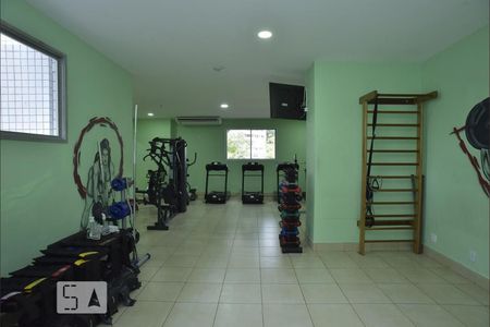 Apartamento à venda com 80m², 2 quartos e 1 vaga Apartamento à venda com 80m², 2 quartos e 1 vagaAcademia
