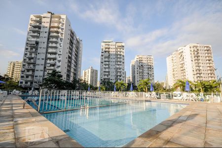 Apartamento à venda com 80m², 2 quartos e 1 vaga Apartamento à venda com 80m², 2 quartos e 1 vagaPiscina