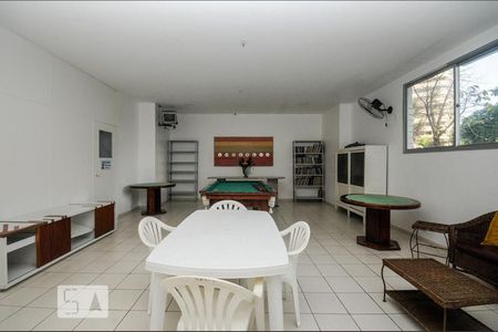 Apartamento à venda com 80m², 2 quartos e 1 vaga Apartamento à venda com 80m², 2 quartos e 1 vagaSalão de Jogos